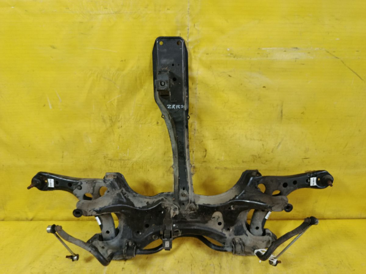 Балка под ДВС 51201-28230 на Toyota Voxy ZRR70W 3ZR-FAE Фото 3