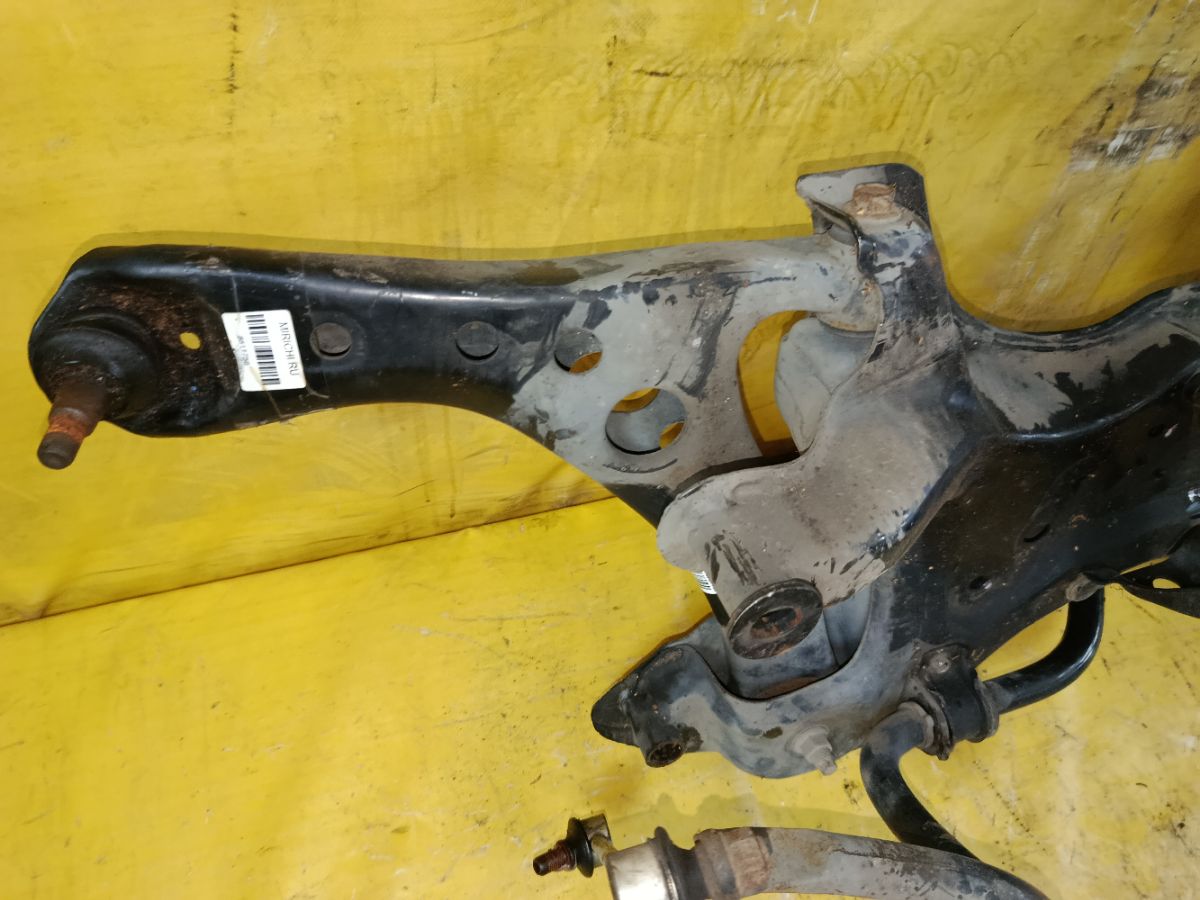 Балка под ДВС 51201-28230 на Toyota Voxy ZRR70W 3ZR-FAE Фото 6