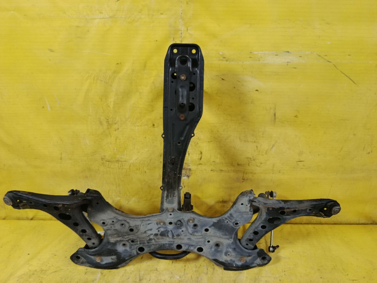 Балка под ДВС 51201-28230 на Toyota Voxy ZRR70W 3ZR-FAE Фото 8