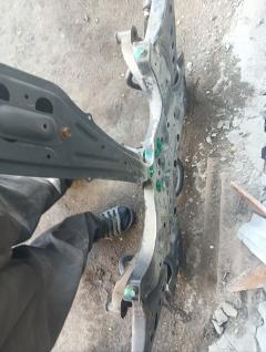 Балка под ДВС 51201-28230 на Toyota Voxy ZRR70W 3ZR-FAE Фото 12