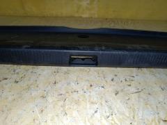 Обшивка багажника 58387-30080 на Toyota Crown GS151 Фото 15