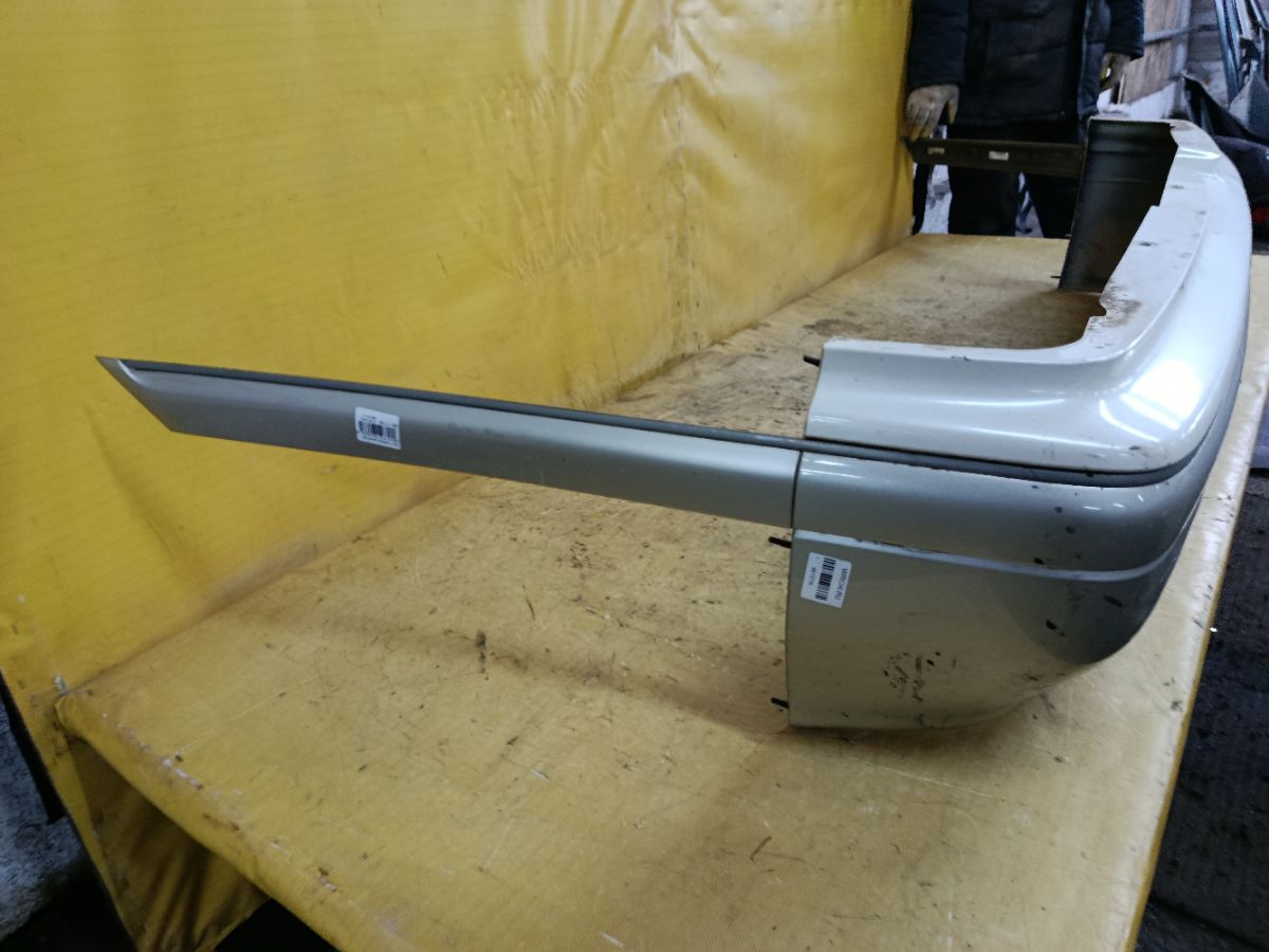 Бампер 52159-30240 на Toyota Crown GS151 Фото 4