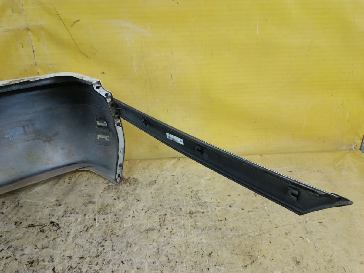 Бампер 52159-30240 на Toyota Crown GS151 Фото 8