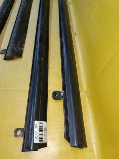 Молдинг на дверь на Toyota Crown GS151 Фото 7