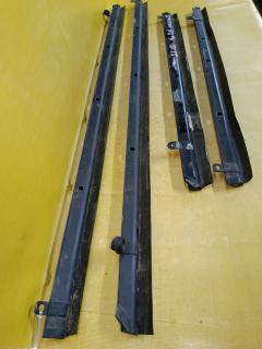 Молдинг на дверь на Toyota Crown GS151 Фото 9