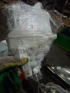 Бачок омывателя 28910 ED000, 28910 ED00A на Nissan Tiida C11 Фото 8