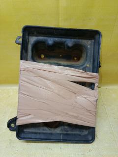 Подставка под аккумулятор на Toyota Crown GS151 Фото 3