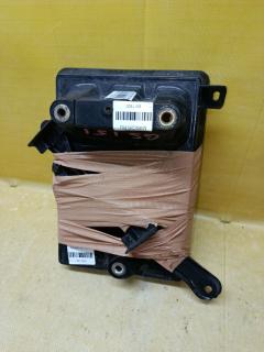 Подставка под аккумулятор на Toyota Crown GS151 Фото 4