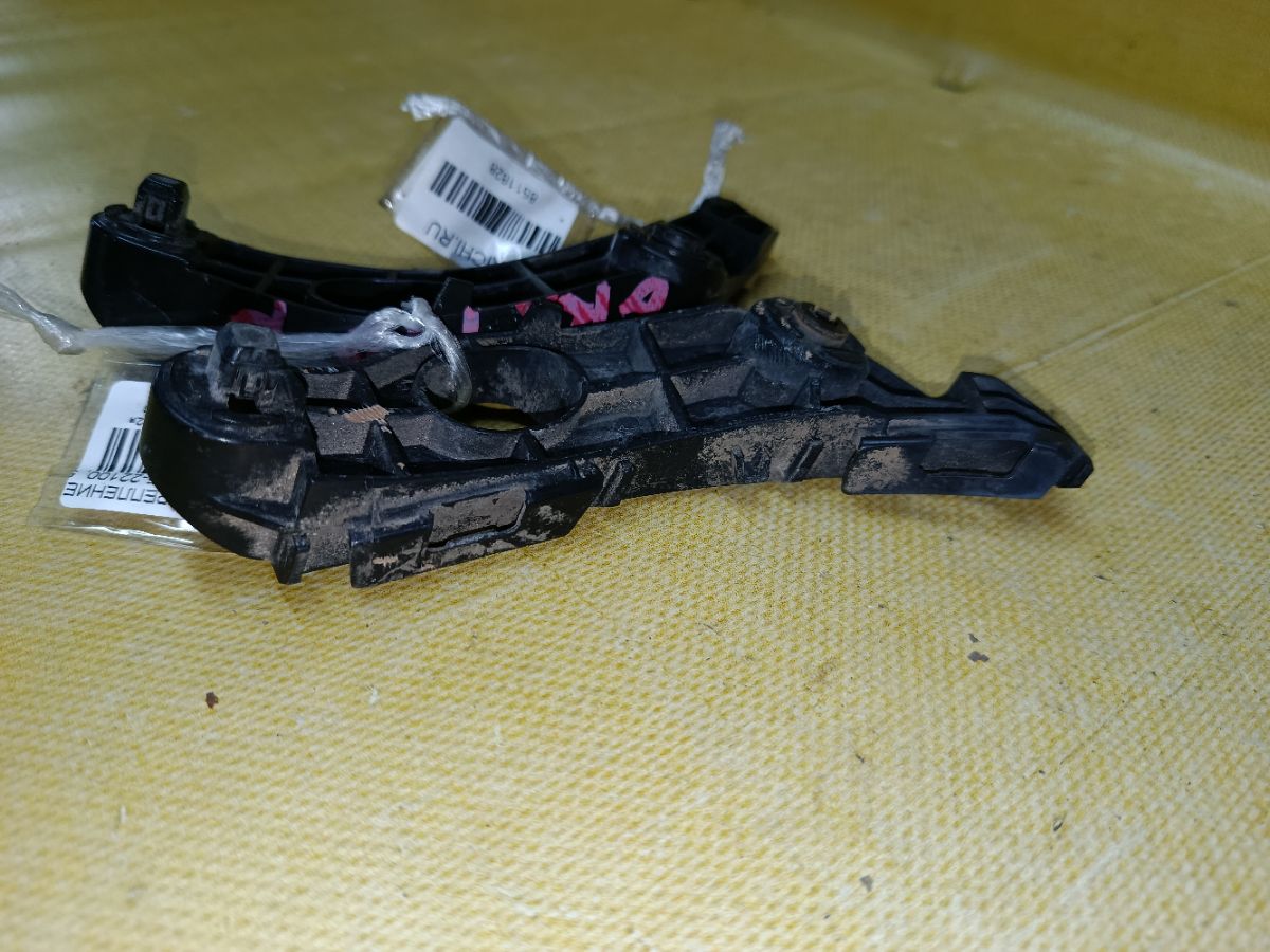 Крепление бампера 52535-22100, 52536-22080 на Toyota Mark X GRX130 Фото 4