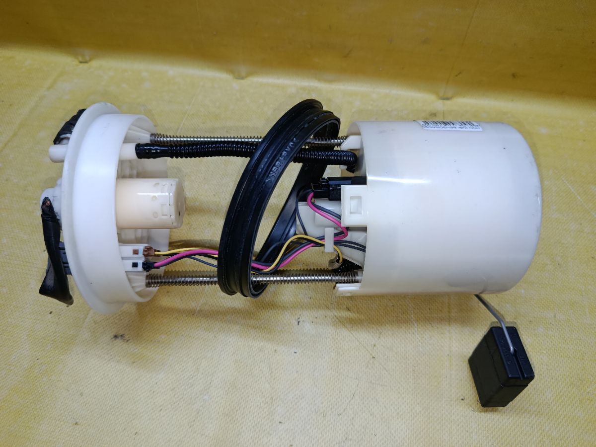 Бензонасос 17708-TM8-003 на Honda Insight ZE2 LDA Фото 5