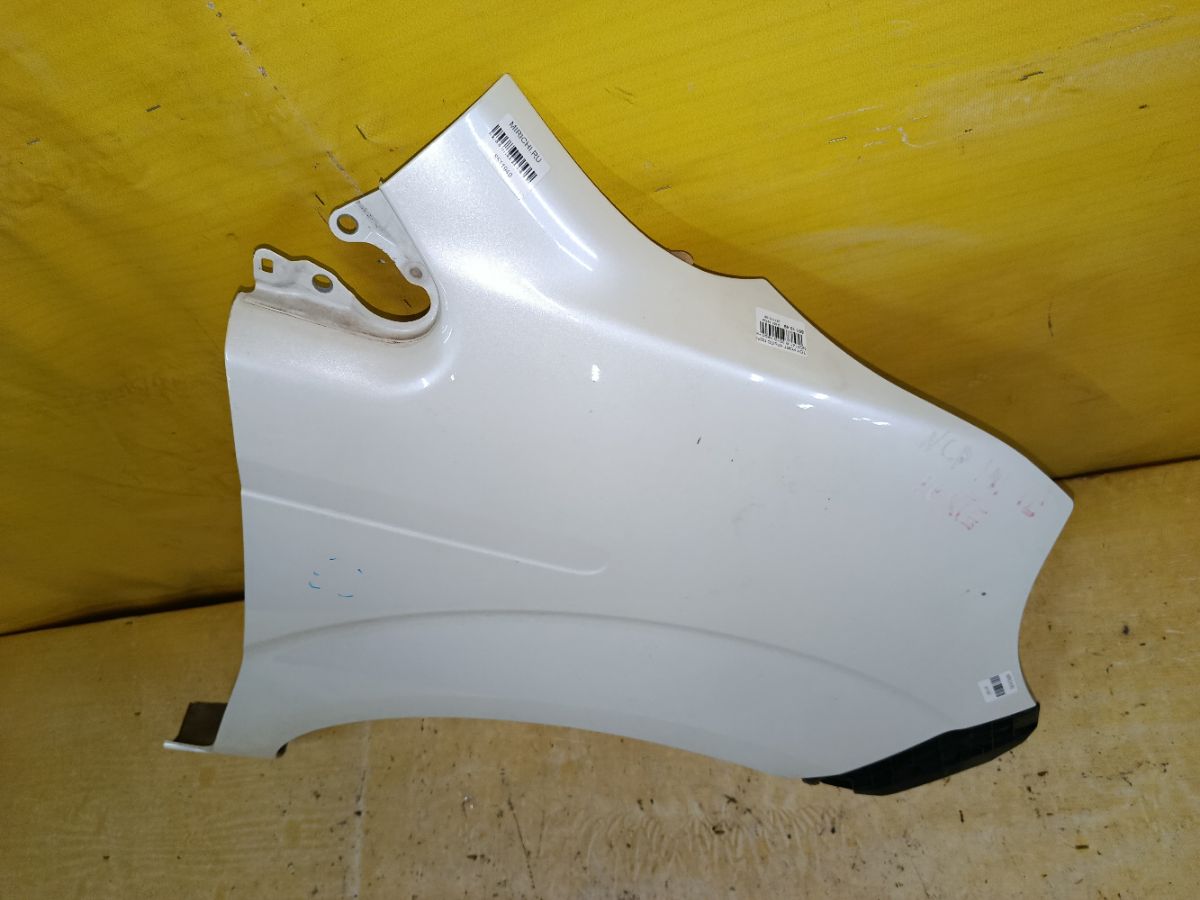 Крыло переднее на Toyota Porte NCP141 Фото 6