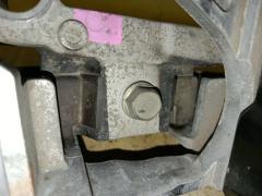 Подушка двигателя на Nissan Serena CC25 MR20DE Фото 8