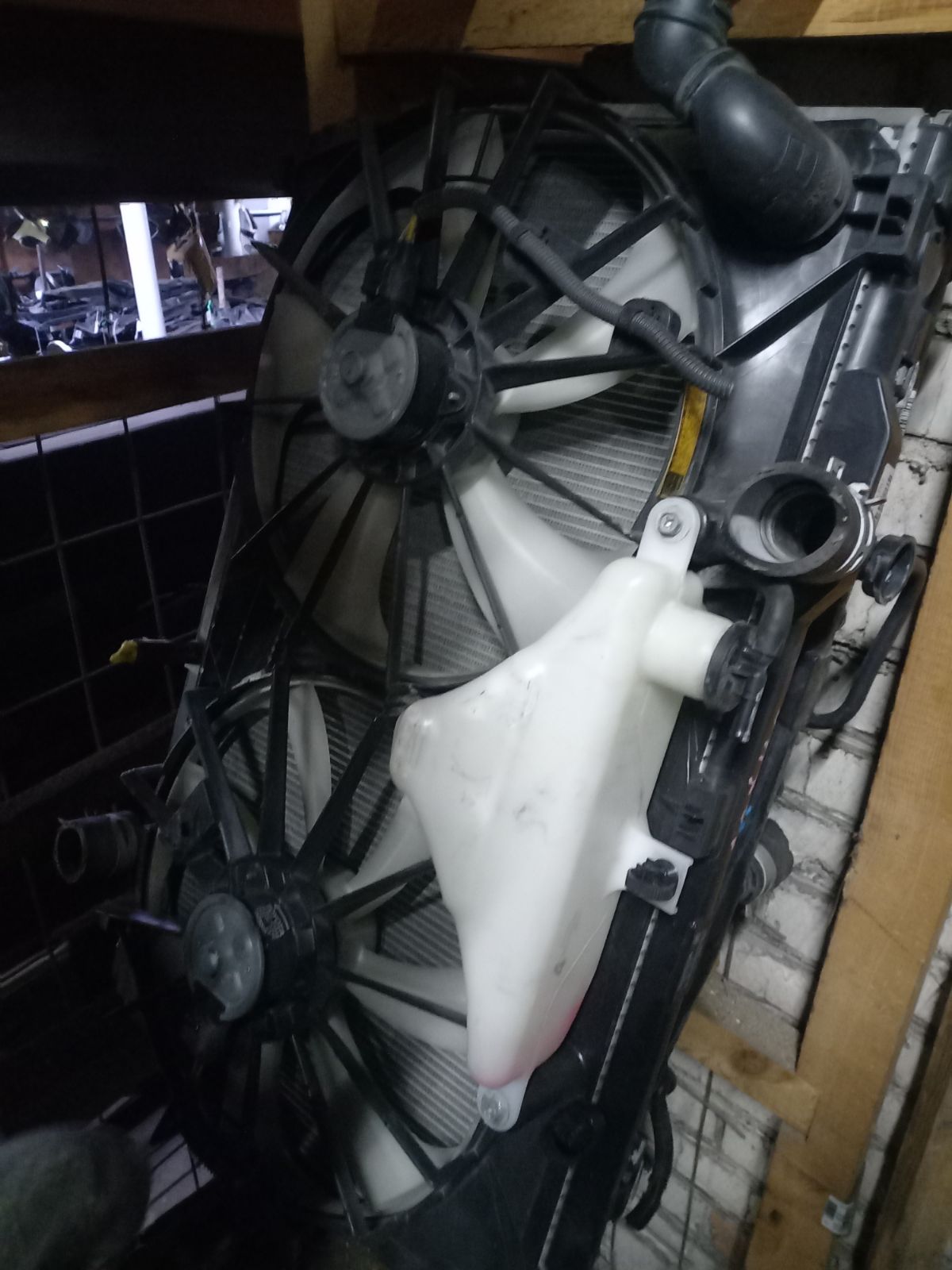 Радиатор ДВС 16400-31370, 01153178, 0ATY5594, 10-26851-SX, 105414, 146856T, 16400-31390, 210225N, 2782, 284733K, 284733R, 284733T, 284733U, 2946856K, 314412, 32718504, 376282, 53002495, 53039, 60532495, 646817, 646856, 701564, 802208-1, 802208-2, 812495R, ADT398166, ARD2269, CU2782, DA1110, DAP111000, DCM3323, DRM51008, FP 81 A267-X, FX-036-6267, FX-036-6267A, KTO2495, MK-1545, PL011788, PRD2269, STR0446, STTY0005120, TD-036-6267, TD-036-6267A, TD-036-7445, TO-0115-16, TO2495, TOY05-120, TY0005-120, TY1702R, VCS4733, WG1721983 на Toyota Mark X GRX130 4GR-FSE Фото 10