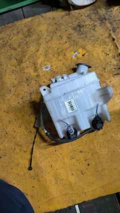 Бачок омывателя 85315-68010 на Toyota Wish ZNE10G Фото 6