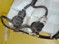 Бачок омывателя на Toyota Prius ZVW30 Фото 6