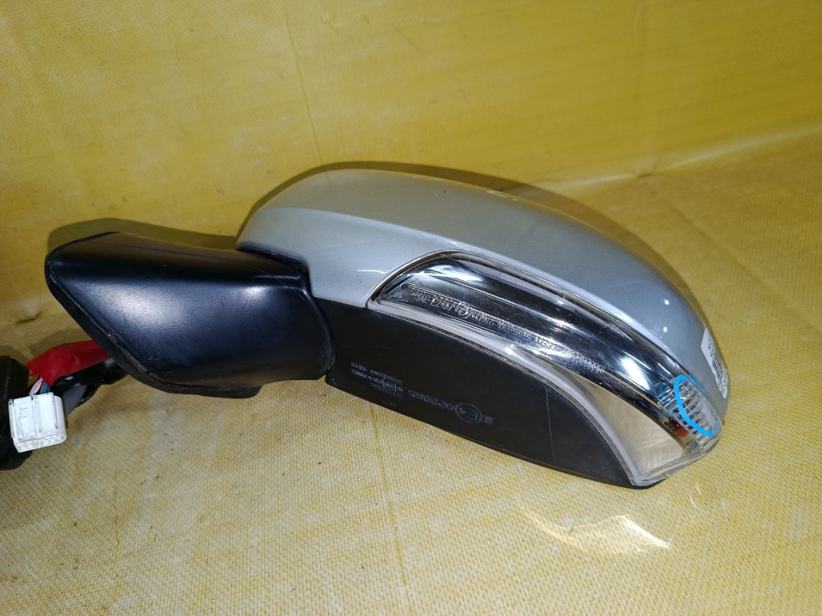 Зеркало двери боковой на Toyota Prius ZVW30 Фото 7
