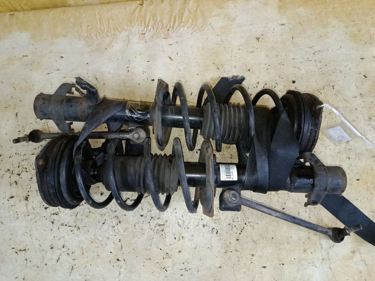 Стойка амортизатора на Nissan Note E11 HR15DE Фото 3