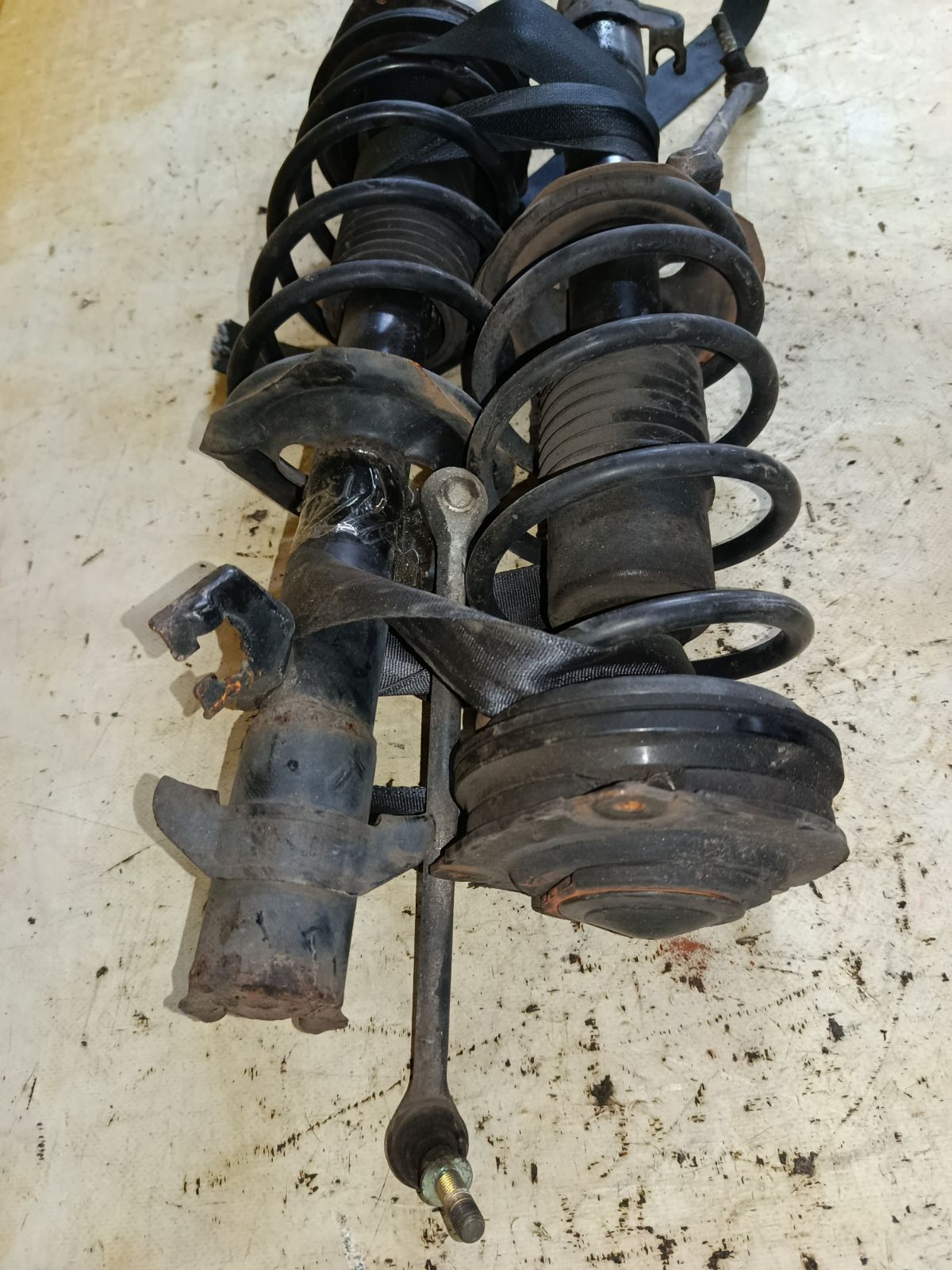 Стойка амортизатора на Nissan Note E11 HR15DE Фото 7