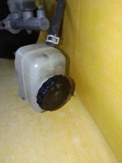 Главный тормозной цилиндр 47201-68010 на Toyota Wish ZNE10G 1ZZ-FE Фото 6