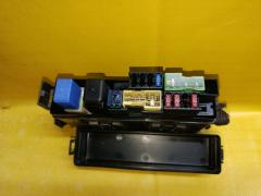 Блок предохранителей на Nissan Note E11 HR15DE Фото 5