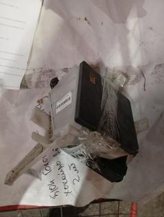 Блок предохранителей на Nissan Note E11 HR15DE Фото 8