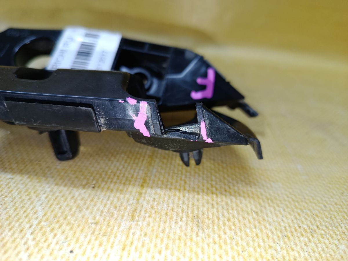 Крепление бампера 52116-68010, 52115-68010 на Toyota Wish ZNE10G Фото 6