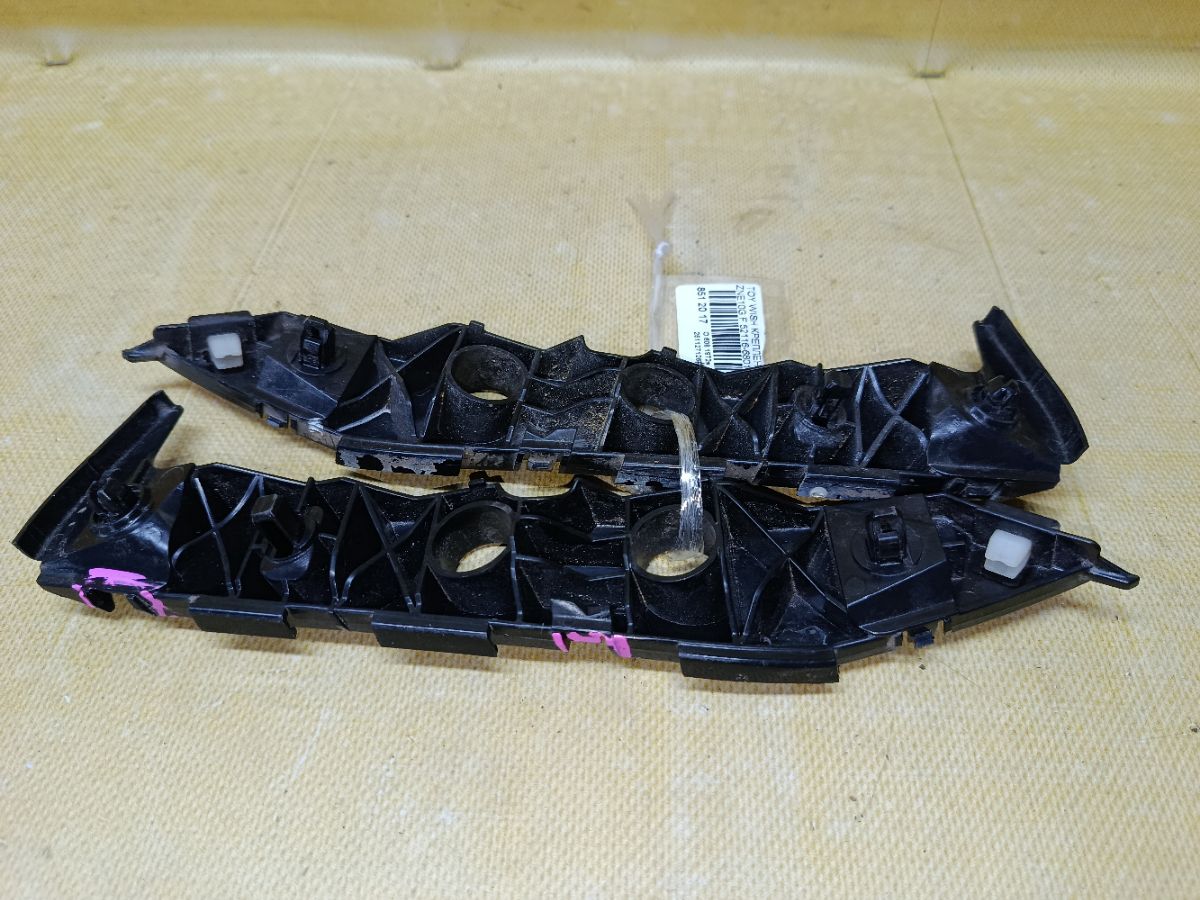 Крепление бампера 52116-68010, 52115-68010 на Toyota Wish ZNE10G Фото 8