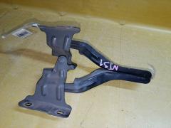 Крепление капота на Nissan X-Trail NT31 Фото 3