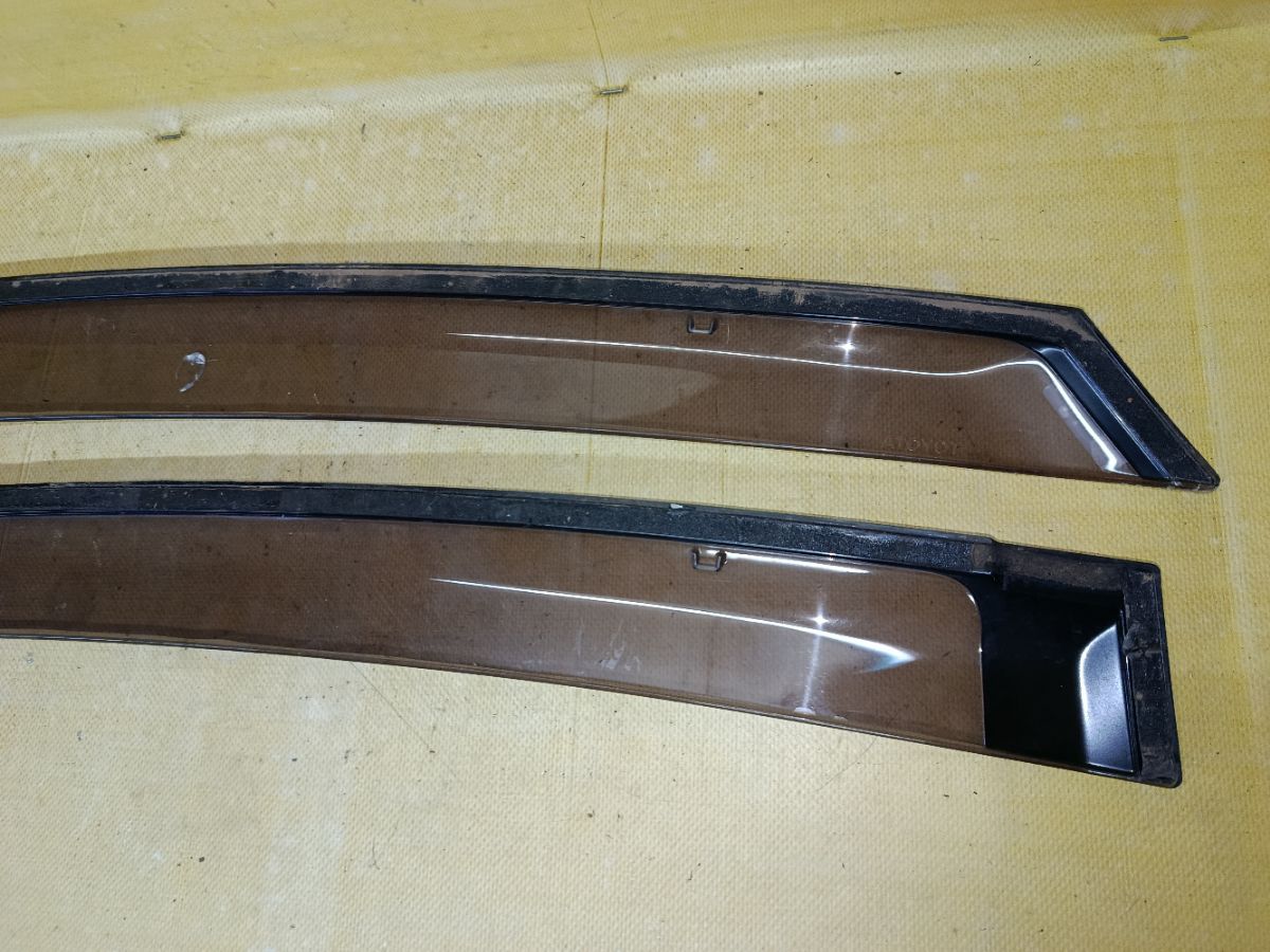 Ветровик на Toyota Prius ZVW30 Фото 11