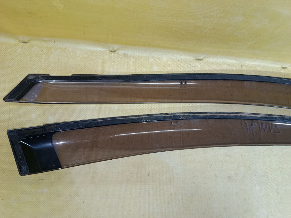 Ветровик на Toyota Prius ZVW30 Фото 8