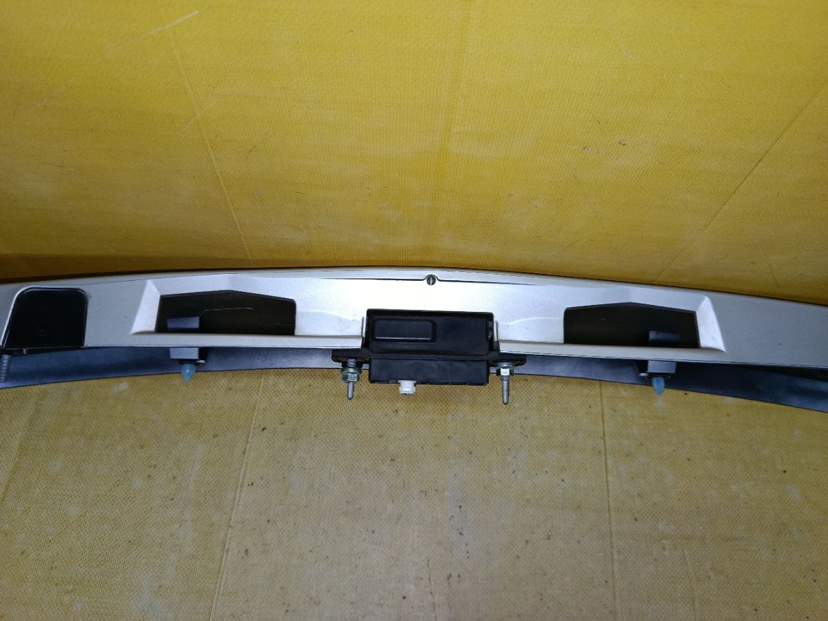 Ручка двери 76801-EQ900/020 на Toyota Prius ZVW30 Фото 7