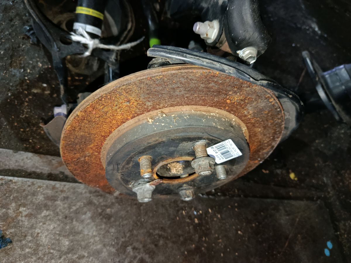 Балка подвески на Toyota Prius ZVW50 2ZR-FXE Фото 5