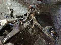 Балка подвески на Toyota Prius ZVW50 2ZR-FXE Фото 10