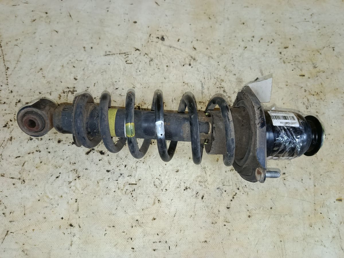 Стойка амортизатора на Toyota Caldina AZT241W 1AZ-FSE Фото 3