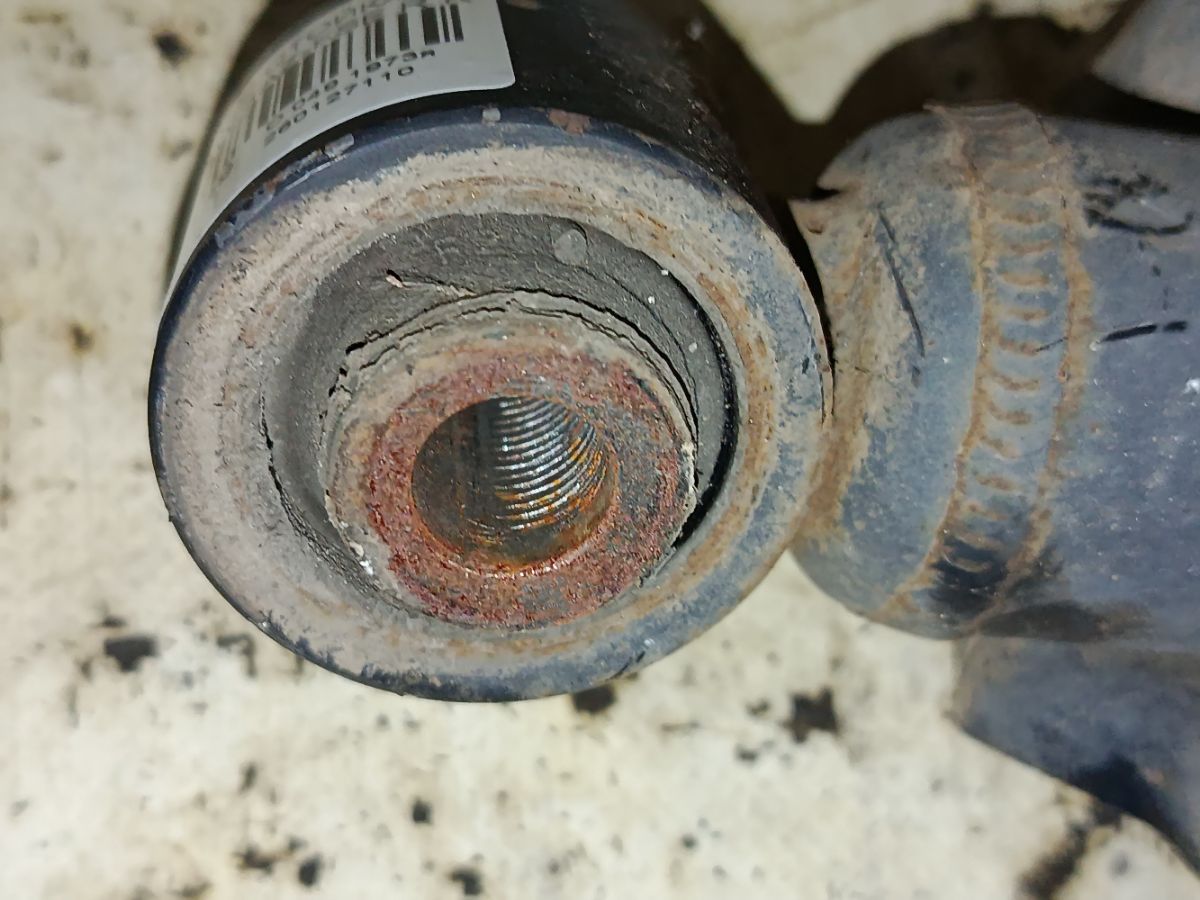 Стойка амортизатора на Toyota Caldina AZT241W 1AZ-FSE Фото 6