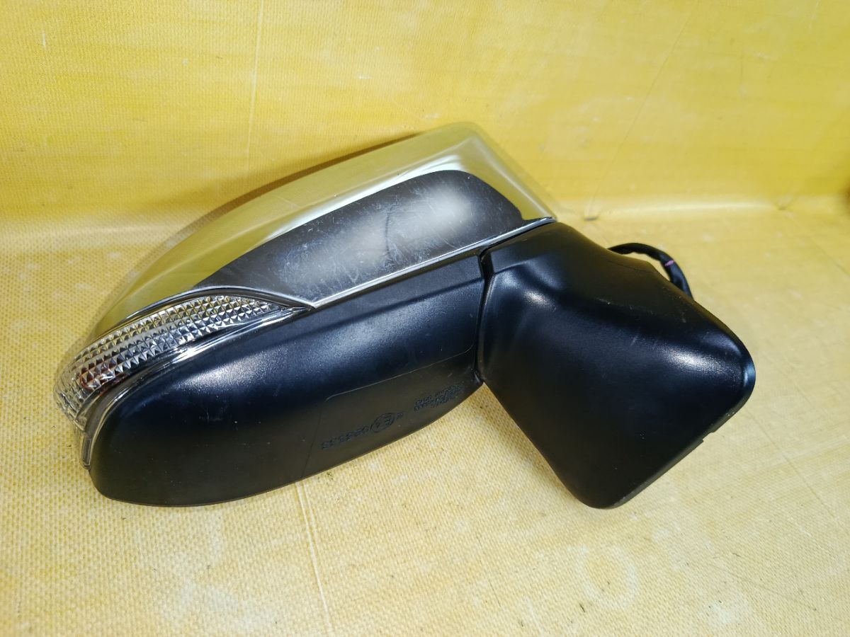Зеркало двери боковой на Toyota Spade NCP141 Фото 6