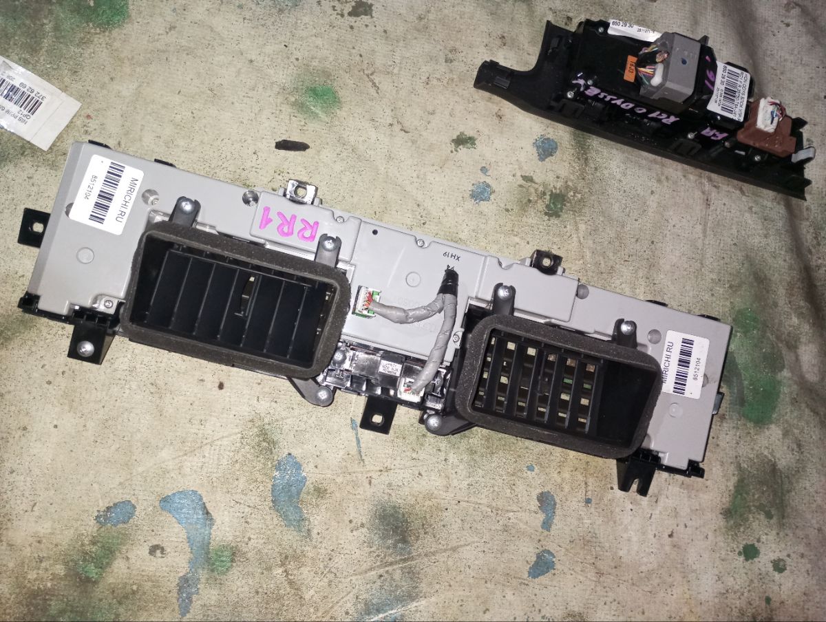 Блок управления климатконтроля на Honda Elysion RR1 K24A Фото 7