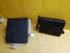 Блок предохранителей на Nissan Note E11 HR15DE Фото 3