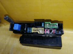 Блок предохранителей на Nissan Note E11 HR15DE Фото 4