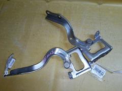 Крепление капота на Toyota Prius ZVW30 Фото 3