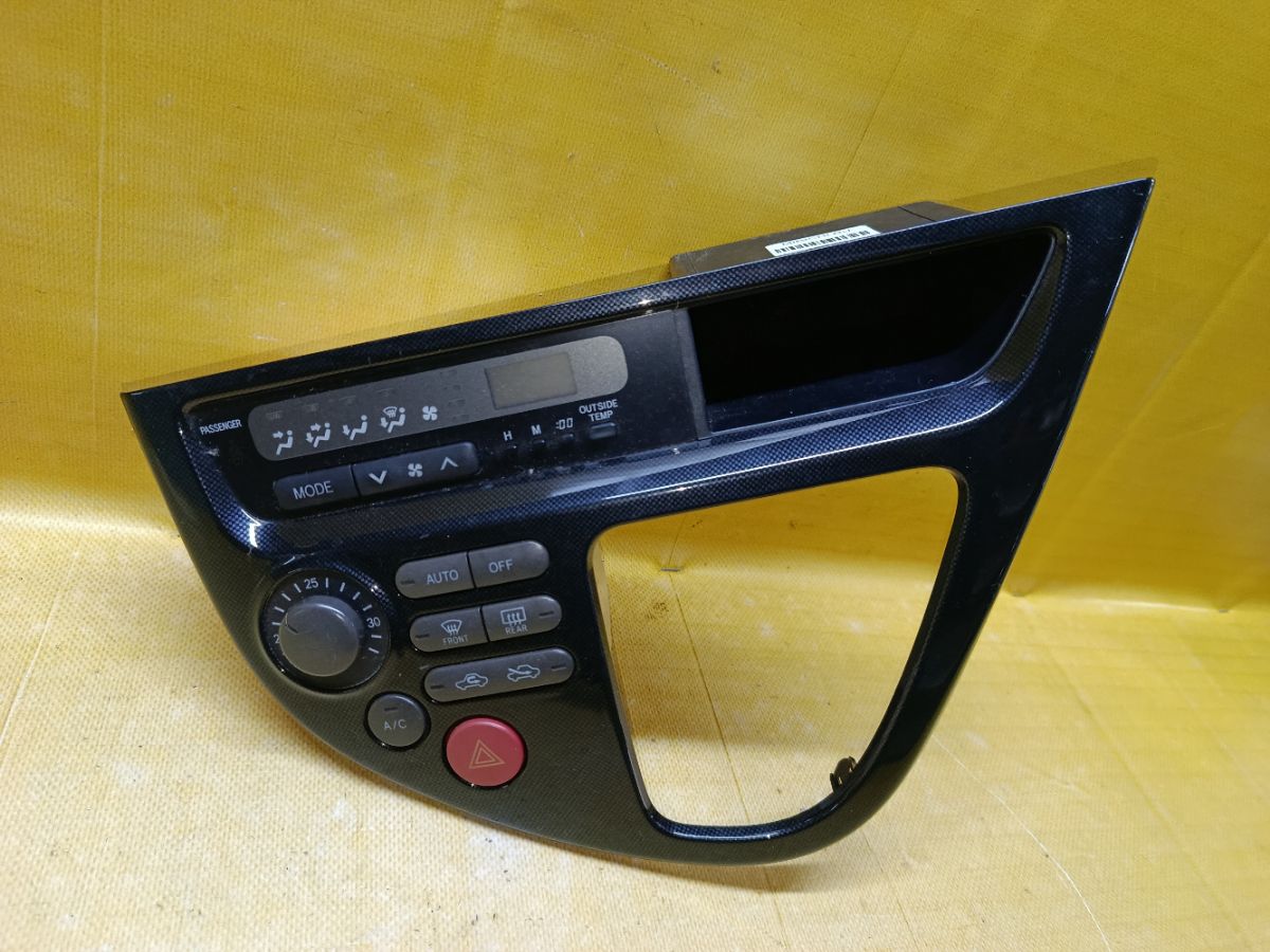 Блок управления климатконтроля 88650-68010 на Toyota Wish ZNE10G 1ZZ-FE Фото 3