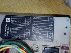 Блок предохранителей на Nissan Note E11 HR15DE Фото 6