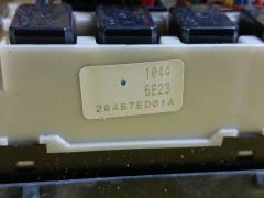 Блок предохранителей на Nissan Note E11 HR15DE Фото 7