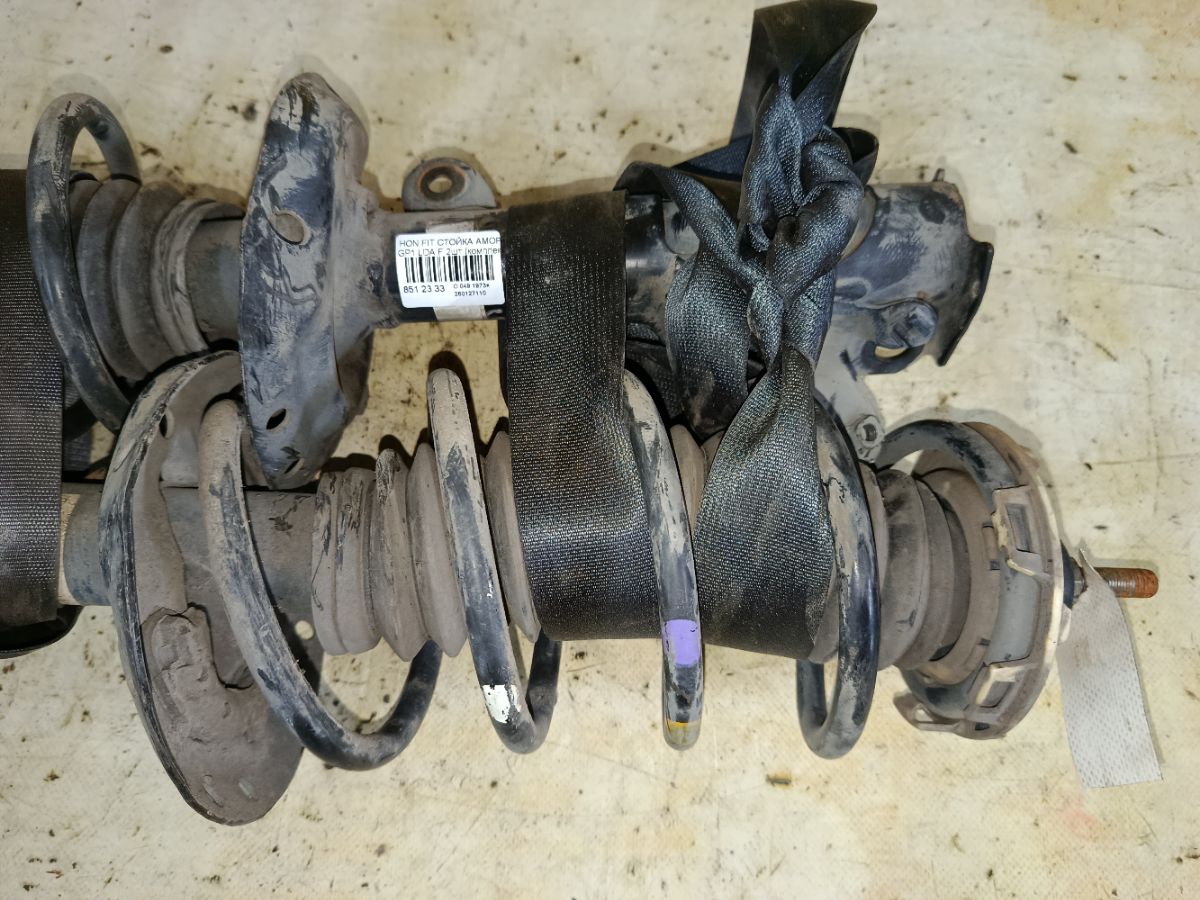 Стойка амортизатора на Honda Fit Hybrid GP1 LDA Фото 5