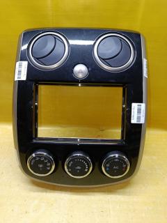 Блок управления климатконтроля на Mazda Verisa DC5W ZY-VE Фото 3