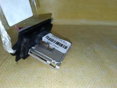 Регулятор скорости мотора отопителя на Nissan Note E11 HR15DE Фото 5