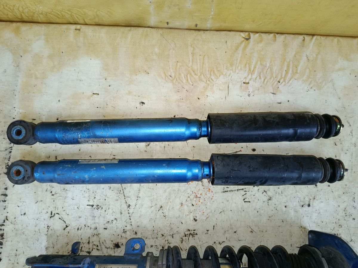 Стойка амортизатора на Nissan Note E11 HR15DE Фото 11