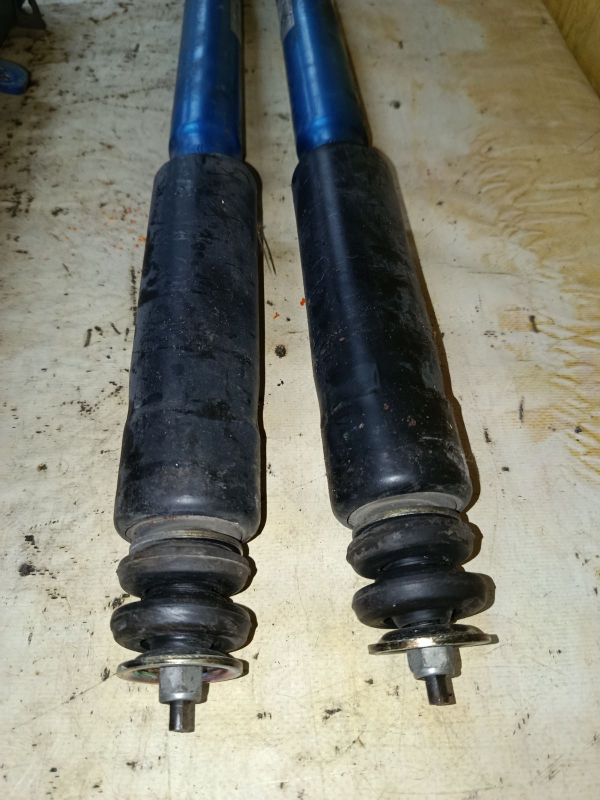 Стойка амортизатора на Nissan Note E11 HR15DE Фото 12