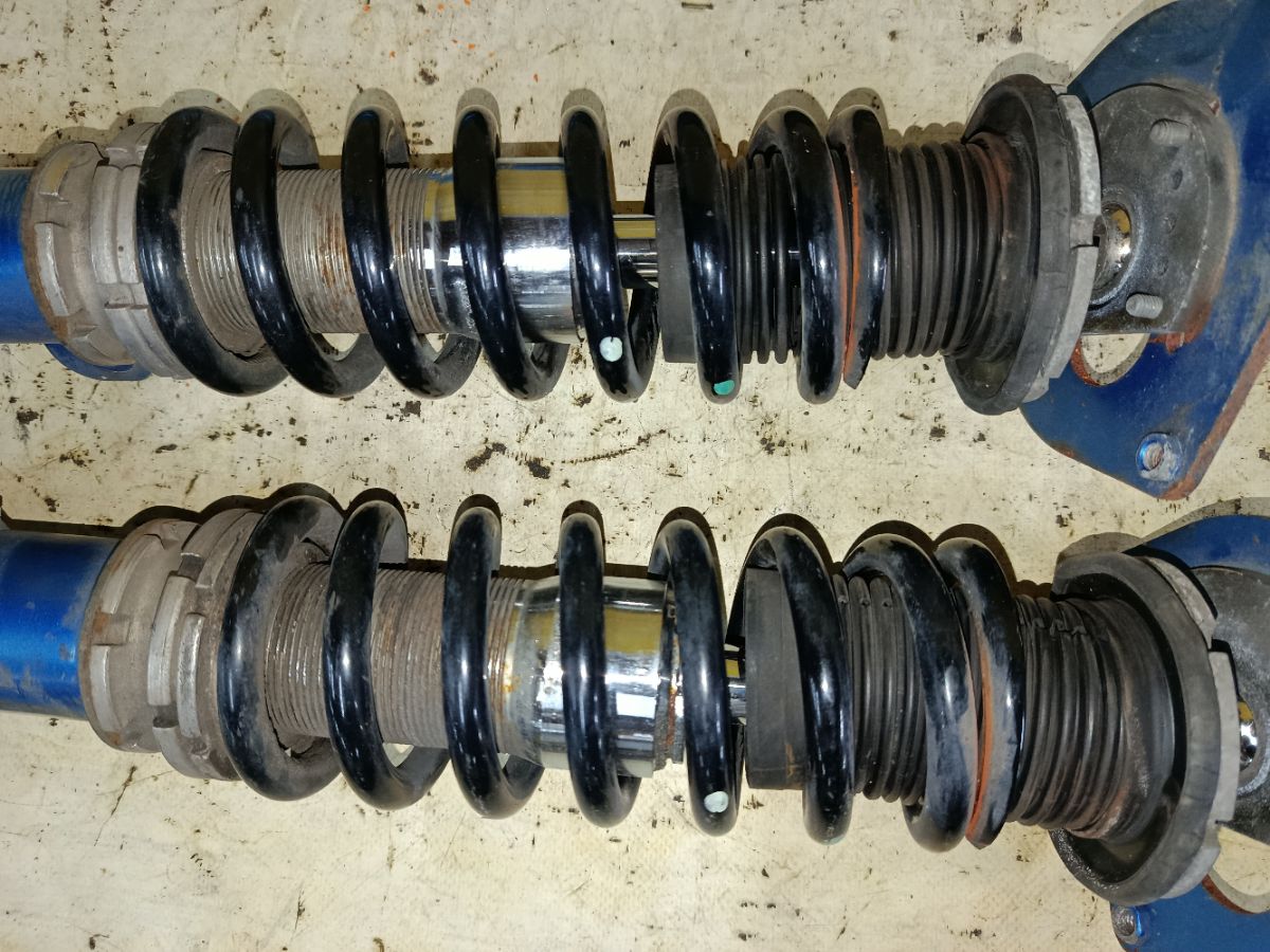 Стойка амортизатора на Nissan Note E11 HR15DE Фото 7