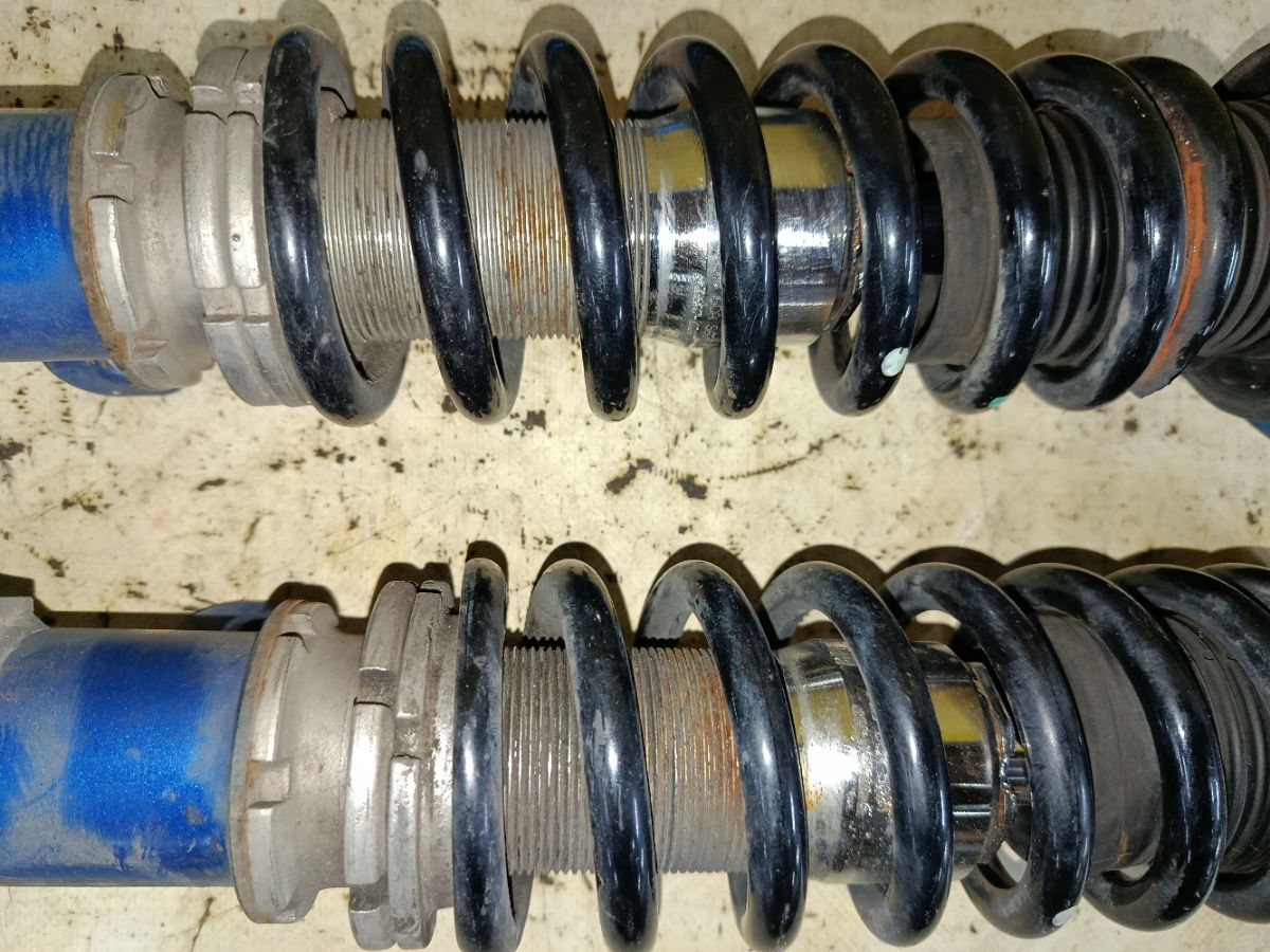 Стойка амортизатора на Nissan Note E11 HR15DE Фото 8